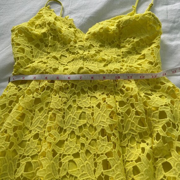 Yellow lace summer dress - Picture 5 of 9